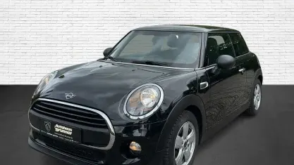 Käytetty Mini ONE 102 HP (75 kW) 2018 Viistoperä