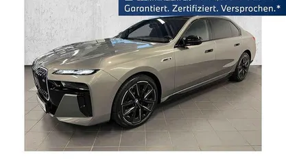 Grau Gebraucht 2024 BMW i7 M Sport Limousine | 133.940 € (Fairer Preis)