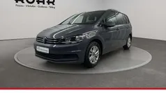 Gebraucht 2024 VW Touran Comfortline Van / Kleinbus | 33.480 € (Fairer Preis)