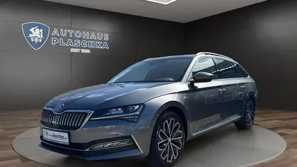 Gebraucht Skoda Superb LAURIN & KLEMENT 200 PS (147 kW) 2023 Graphitegrau Kombi