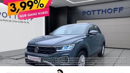 Blau Gebraucht 2024 VW T-Roc Life SUV | 28.443 € (Fairer Preis)