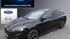 Iridiumschwarz metallic Gebraucht 2018 Ford Focus ST-Line Kombi | 16.990 € (Fairer Preis)