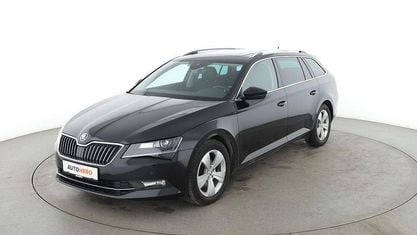 Używany Skoda Superb Style 2018 Czarny Kombi