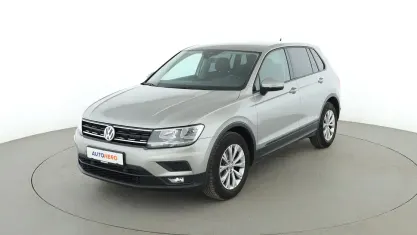 Gebraucht VW Tiguan Trendline 131 PS (96 kW) 2019 Grau SUV
