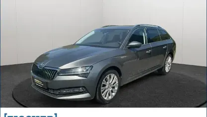 Gebraucht Skoda Superb Style 150 PS (110 kW) 2024 Grau Kombi
