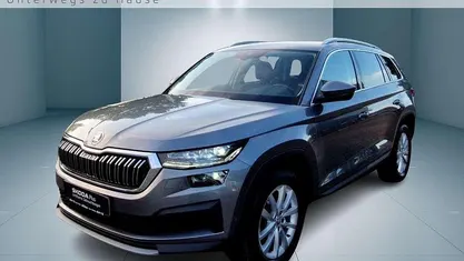 Graphitegrau metallic (grau) metallic Gebraucht 2023 Skoda Kodiaq Style SUV | 35.440 € (Guter Preis)