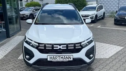 Gebraucht 2025 Dacia Jogger Expression Van / Kleinbus | 21.380 € (Fairer Preis)