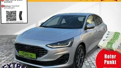 Moondust silver metallic Gebraucht 2024 Ford Focus Titanium Limousine | 24.990 € (Guter Preis)