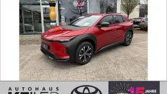 Karminarot metallic Gebraucht 2025 Toyota bZ4X SUV | 39.960 € (Guter Preis)