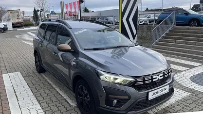 Neu Dacia Jogger Extreme 101 PS (74 kW) 2025 Dolomitgrau (grau) Van / Kleinbus