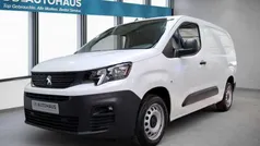 Weiß Gebraucht 2021 Peugeot Partner Premium Van / Kleinbus | 13.780 € (Fairer Preis)