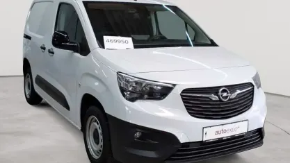 Gebraucht Opel Combo 102 PS (75 kW) 2024 Kaolin weiß Van / Kleinbus