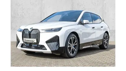 Gebraucht BMW iX Sport Line 239 kW (326 PS) 2024 Weiß SUV