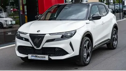 Uusi Alfa Romeo Junior Edizione Speciale 114 kW (156 HP) 2026 Valkoinen Katumaasturi
