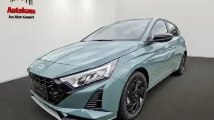 Neu Hyundai i20 Blackline 90 PS (66 kW) 2026 Gruen Kleinwagen