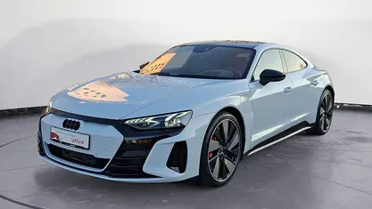 Grau Gebraucht 2022 Audi e-tron GT quattro Ambiente Limousine | 69.490 € (Fairer Preis)