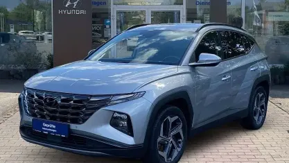 Gebraucht Hyundai Tucson Trend 180 PS (132 kW) 2022 Shimmering silver / met SUV