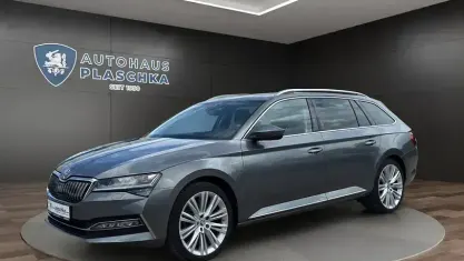 Gebraucht Skoda Superb LAURIN & KLEMENT 218 PS (160 kW) 2023 Graphitegrau Kombi