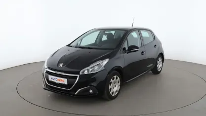 Gebraucht Peugeot 208 Active 100 PS (73 kW) 2019 Schwarz Kleinwagen