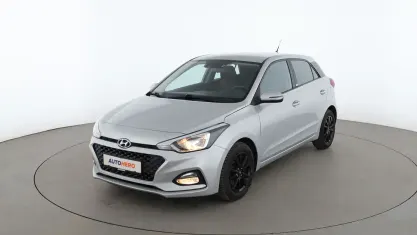 Gebraucht Hyundai i20 Trend 101 PS (74 kW) 2020 Silber Kleinwagen