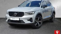 Vapour grey / Gebraucht 2024 Volvo XC40 Plus SUV | 36.700 € (Fairer Preis)