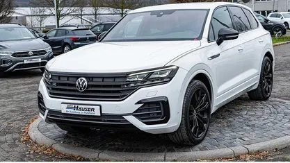 Weiss Gebraucht 2023 VW Touareg R-line SUV | 64.985 € (Guter Preis)