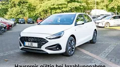 Weiß Neu 2024 Hyundai i30 Trend Limousine | 25.480 € (Guter Preis)