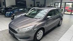 Braun Gebraucht 2015 Ford Focus Ambiente Limousine | 6.900 € (Guter Preis)