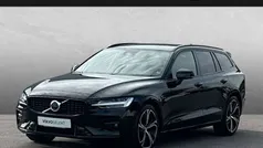Onyx schwarz Gebraucht 2024 Volvo V60 Plus Kombi | 37.750 € (Fairer Preis)