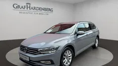 Grau Gebraucht 2022 VW Passat Business Kombi | 22.777 € (Fairer Preis)