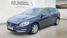 Blau Gebraucht 2014 Volvo V60 Summum Kombi | 11.430 € (Guter Preis)