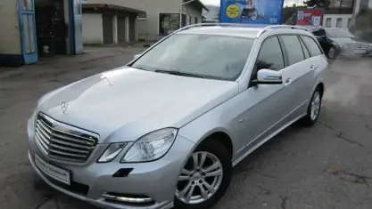 Używany Mercedes E200 184 KM (135 kW) 2011 Srebrny Kombi