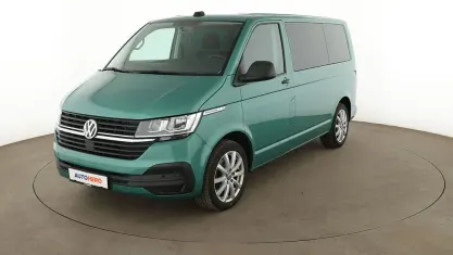 Używany VW Multivan Trendline 150 KM (110 kW) 2021 Zielony Minivan