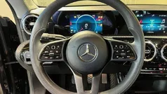 Schwarz Gebraucht 2021 Mercedes CLA180 Shooting Brake Kombi | 19.900 € (Fairer Preis)