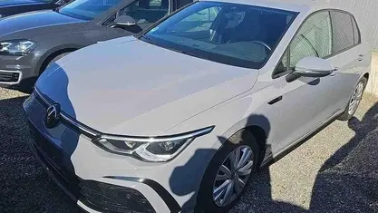 Gebraucht VW Golf VIII R-line 131 PS (96 kW) 2024 Grau Limousine