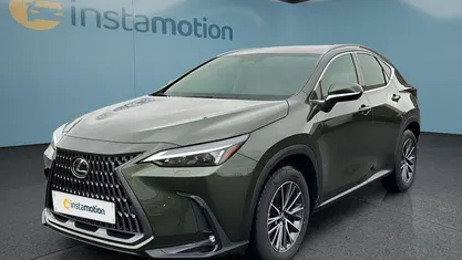Grün Gebraucht 2025 Lexus NX350h Executive Line SUV | 49.299 € (Superpreis)