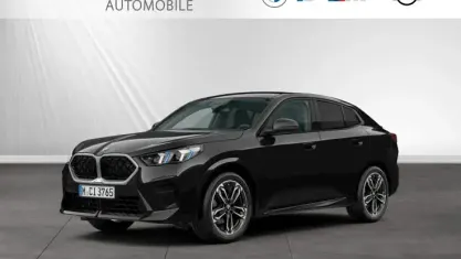 Gebraucht BMW X2 M Sport 163 PS (119 kW) 2025 Black sapphire SUV