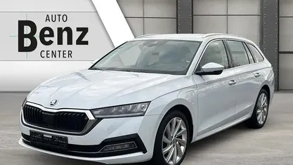 Weiß Gebraucht 2021 Skoda Octavia Style Kombi | 23.490 € (Guter Preis)