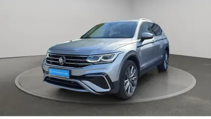 Gebraucht VW Tiguan Allspace Elegance 200 PS (147 kW) 2022 Pyrit silber metallic SUV