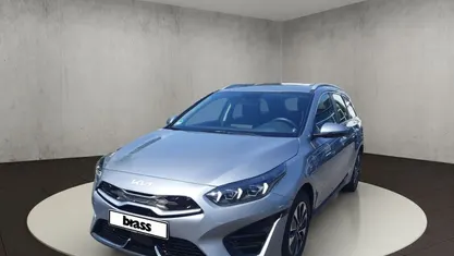 Gebraucht Kia Ceed 105 PS (77 kW) 2024 Lunarsilber met. Kleinwagen