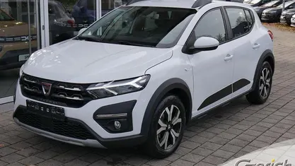 Weiß Gebraucht 2021 Dacia Sandero Comfort Limousine | 12.900 € (Fairer Preis)