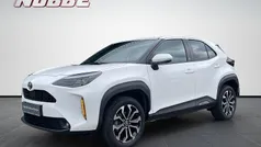 Weiß sonderlack Gebraucht 2023 Toyota Yaris Cross Team SUV | 24.980 € (Fairer Preis)