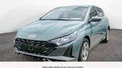 Mangrove green Neu 2025 Hyundai i20 Select Kleinwagen | 19.790 € (Guter Preis)