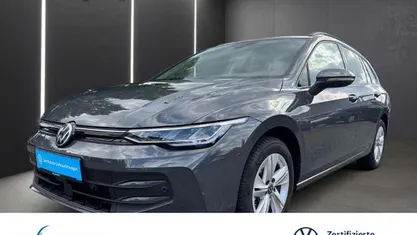 Grau Gebraucht 2024 VW Golf VIII Life Kombi | 24.970 € (Fairer Preis)