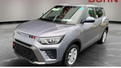 Neu SsangYong Tivoli 135 PS (99 kW) 2025 Grau SUV