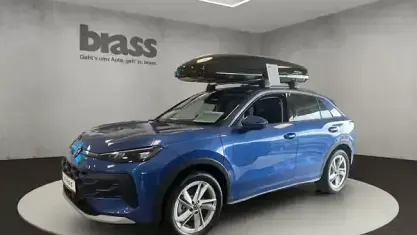 Neu VW T-Roc Life 150 PS (110 kW) 2026 Celestial blue metallic SUV