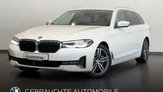 Weiss Gebraucht 2022 BMW 540 Sport Line Kombi | 42.850 € (Fairer Preis)