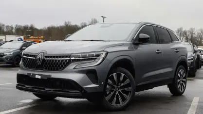 Gebraucht Renault Austral Techno 200 PS (147 kW) 2025 Grau SUV