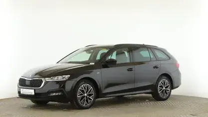 Gebraucht Skoda Octavia Ambition 150 PS (110 kW) 2023 Schwarzmagic perleffekt Kombi