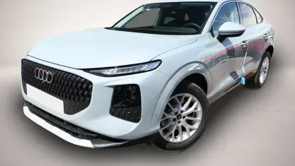Neu Audi Q3 Sportback Ambiente 204 PS (150 kW) 2026 Grau SUV